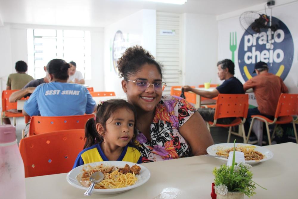 Auxílio Estadual e Prato Cheio garantem autonomia e segurança alimentar de mães e filhos no Amazonas