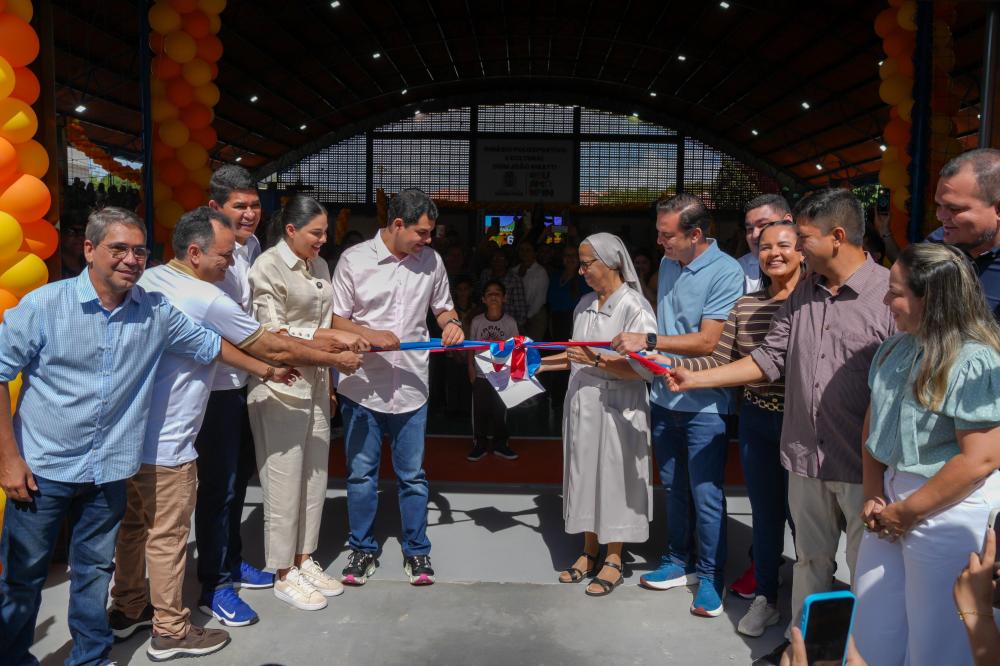 Deputada Mayra Dias participa de inaugurações e reforça apoio à educação, saúde e esporte em Parintins