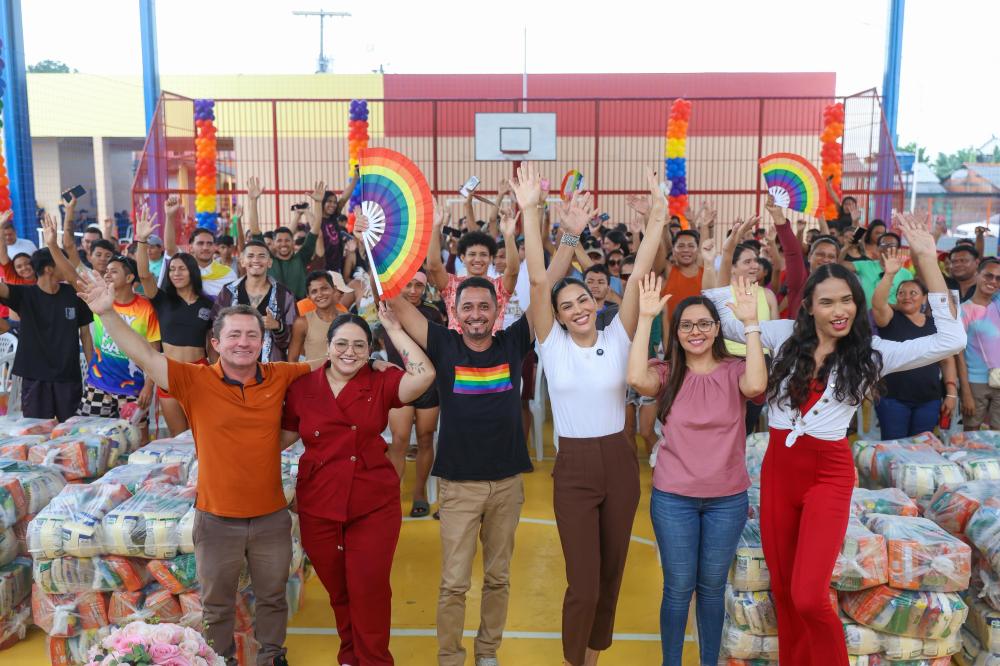 Deputada Mayra Dias reforça luta contra a LGBTfobia em evento de diversidade em Parintins