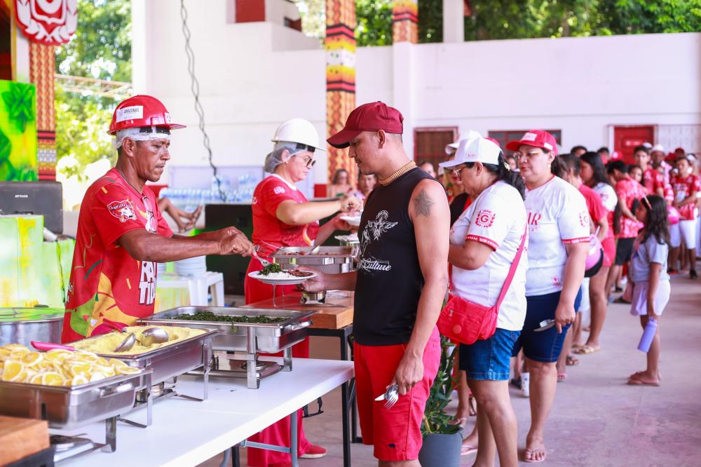 Boi Garantido realiza feijoada para artistas e reforça compromisso com quem constrói o espetáculo encarnado
