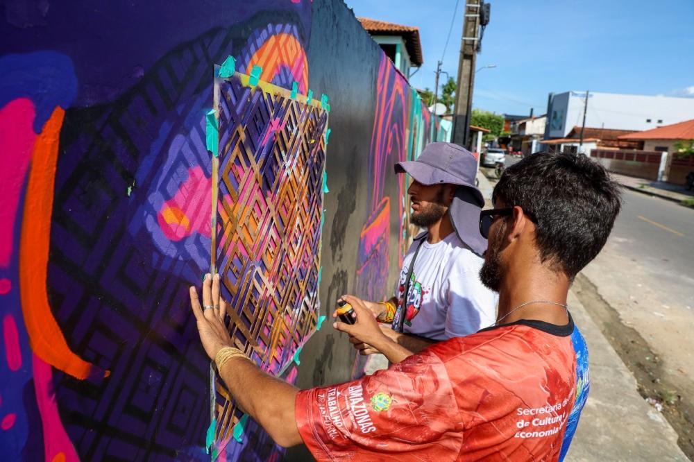 Artistas do projeto ‘Galeria Cidade Aberta’ compartilham inspirações e histórias por trás das obras em Parintins