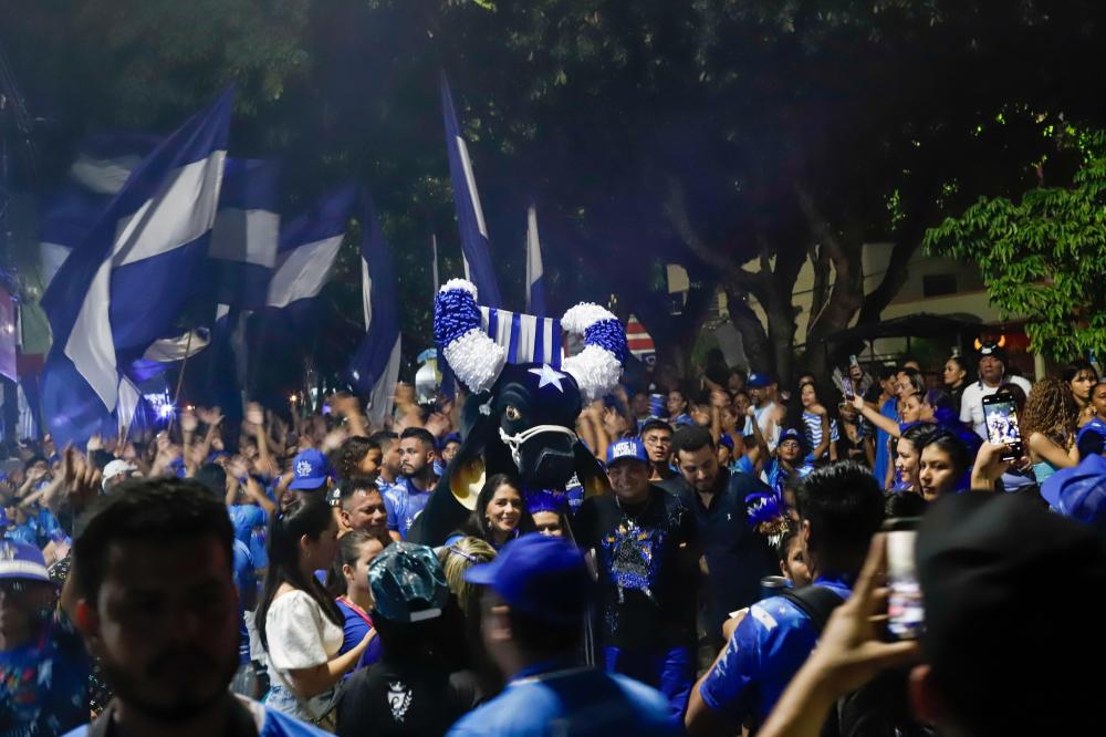 Caprichoso anuncia Boi de Rua 2025 com saídas do Palmares e da Francesa em Parintins