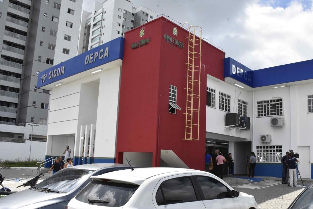 Técnico de enfermagem é preso por importunar adolescente após denúncia em Manaus