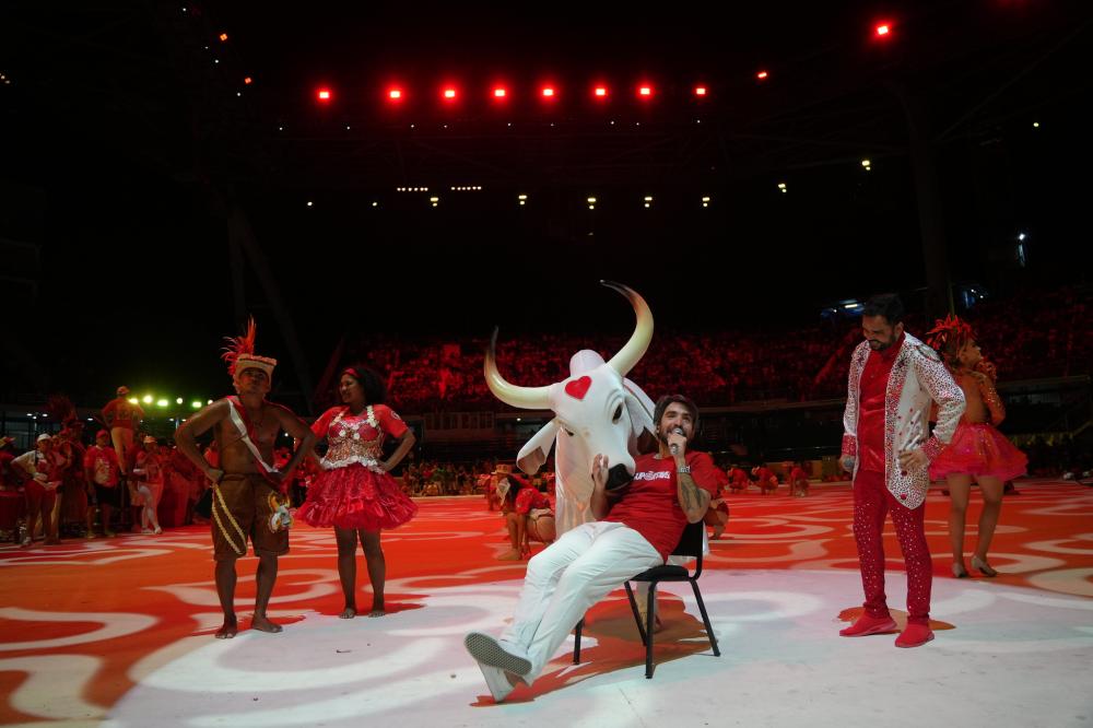 Boi Garantido promove explosão de alegria e torcida lota os dois lados em ensaio técnico no Bumbódromo