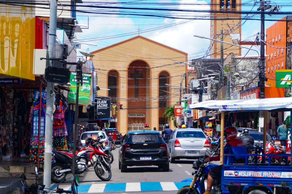 Prefeitura de Parintins paga 1ª parcela do 13º e injeta R$ 8 milhões na economia local