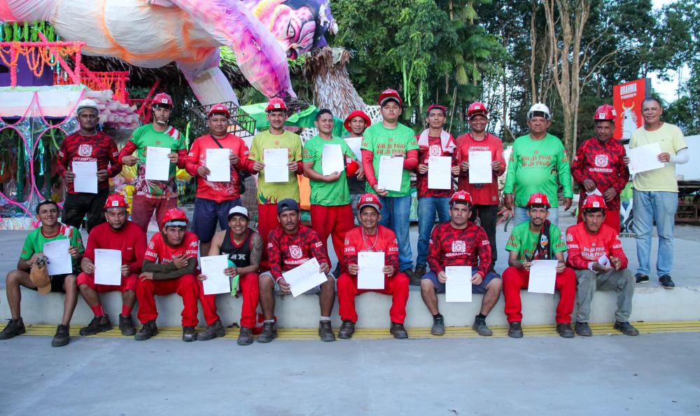 Garantido valoriza quem constrói o espetáculo e quita pagamentos de artistas e Kaçauerés