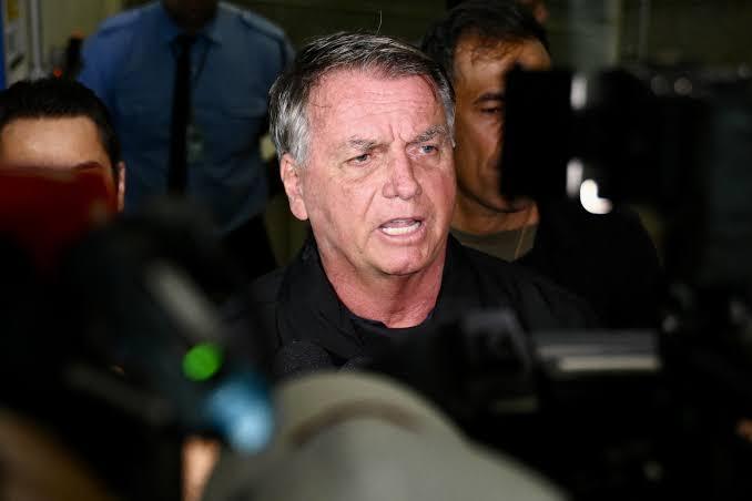 Bolsonaro é alvo de operação da PF e passará a usar tornozeleira eletrônica
