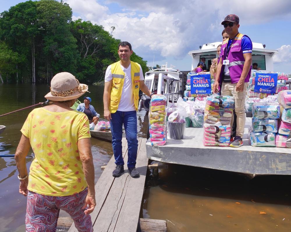Saullo Vianna reforça apoio a ribeirinhos durante operação ‘Cheia Manaus’ na comunidade Cuieiras