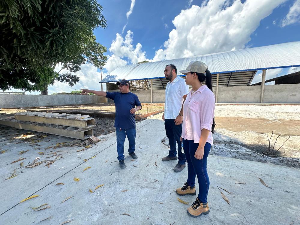 Vila Amazônia recebe vistoria em obras da Cidade da Criança e ginásio poliesportivo