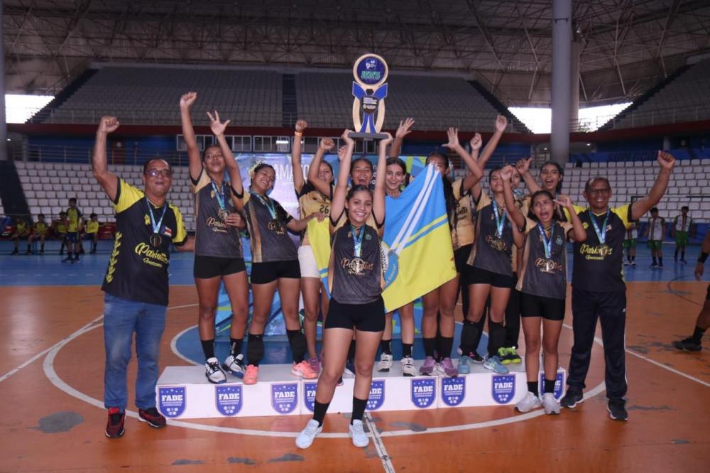 Handebol de Parintins conquista ouro inédito e vai para Jogos Escolares Brasileiros