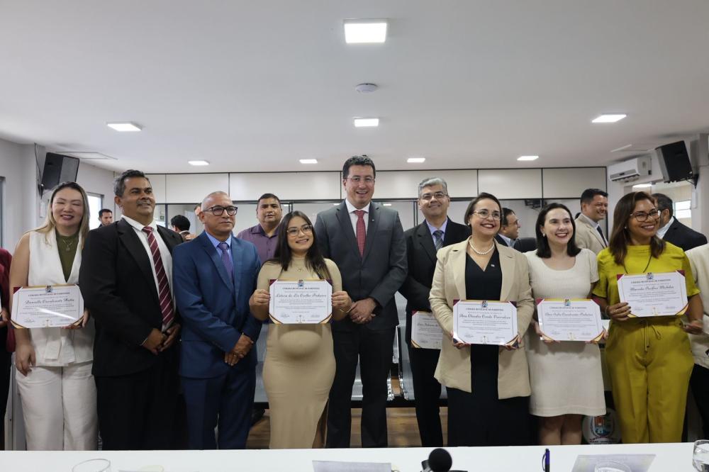 Vereador Fábio Cardoso realiza homenagem aos advogados em sessão especial na Câmara de Parintins