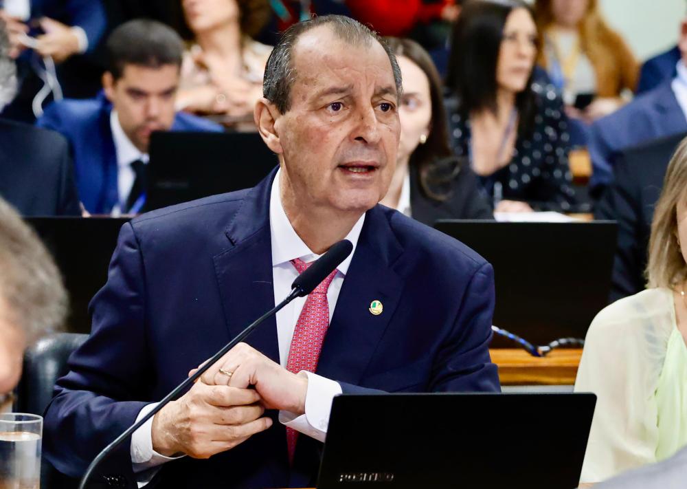 Omar Aziz critica sabotagem à BR-319 no governo e cobra urgência para derrubar vetos