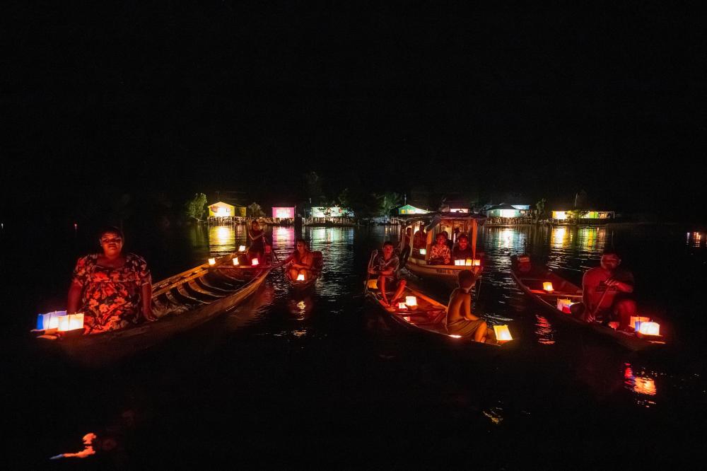 Palafita & Arte: Boca da Valéria se torna um espetáculo de luz e arte