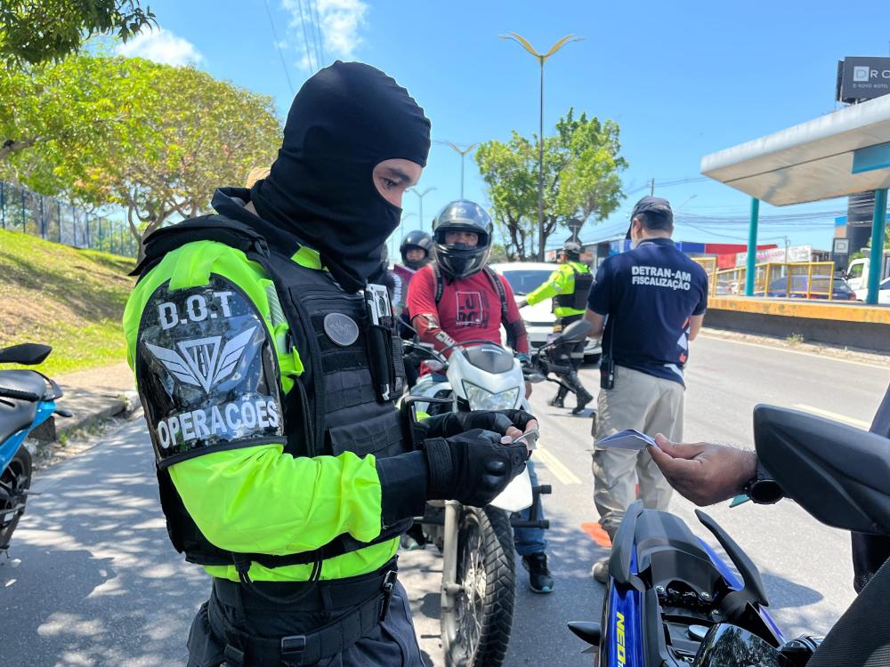 Operação integrada de trânsito intensifica fiscalização nas principais avenidas de Manaus