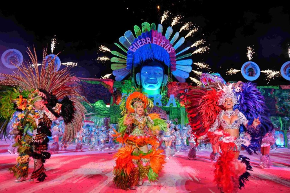 Guerreiros Mura abre Festival de Cirandas de Manacapuru com espetáculo subaquático e exaltação indígena