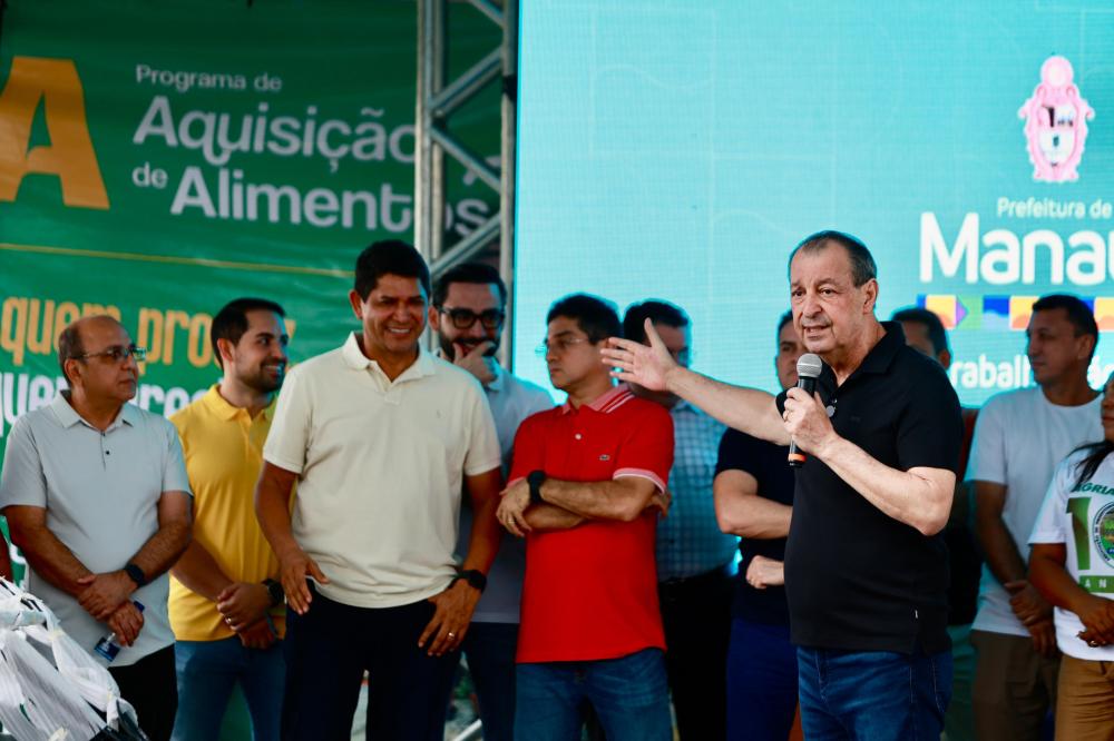 “O Bi é meu irmão, meu amigo”, diz Omar Aziz ao comentar possível vice durante evento em Manaus