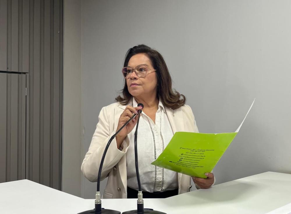 Vereadora Márcia Baranda pede informações sobre ações de prevenção ao suicídio em Parintins