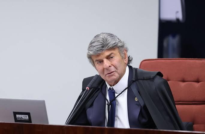 Fux vota por absolver Bolsonaro de todos os crimes e placar no STF fica em 2 a 1