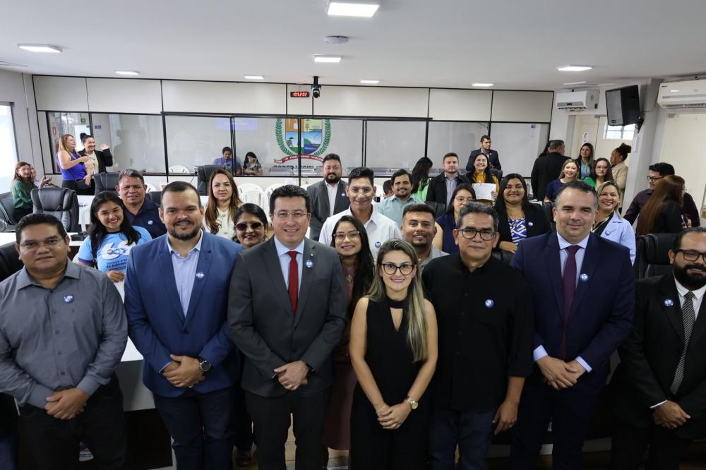 Câmara de Parintins homenageia Administradores em sessão especial