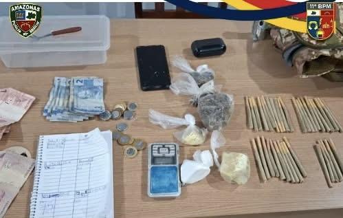 Homem é preso e adolescente apreendido por tráfico de drogas em Parintins