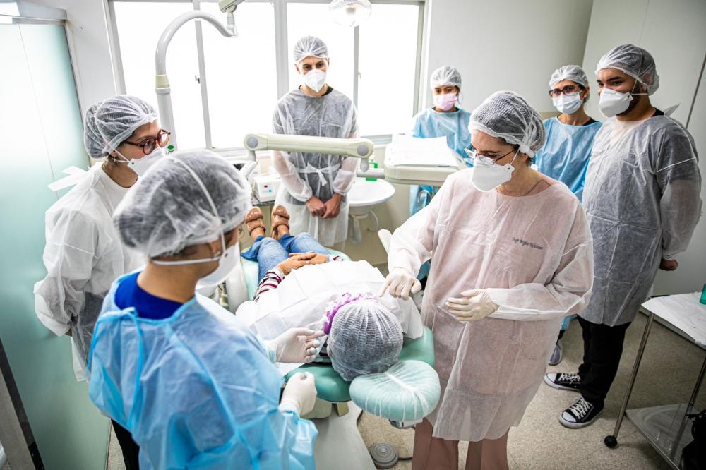 Reabilitação facial gratuita: A missão do Centro de Especialidades Odontológicas da UEA em transformar vidas