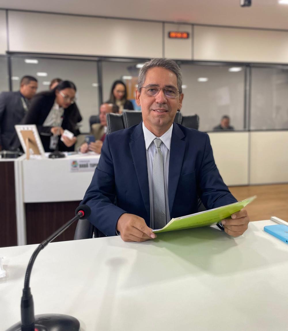 Julvan Medeiros celebra Termo de Compromisso para construção de uma Policlínica e um novo CAPS em Parintins