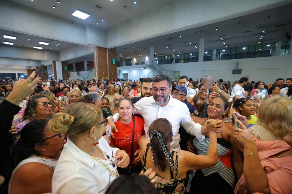 Wilson Lima destaca avanços das políticas para pessoa idosa em baile ‘Bolero Noite Dançante’