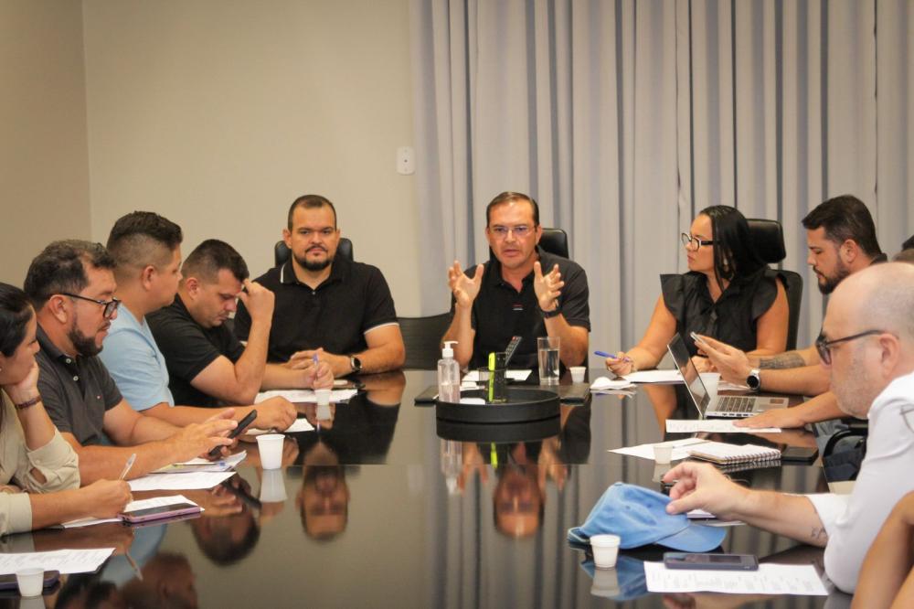 Prefeito Mateus Assayag reúne secretariado para definir estrutura da Festa de Aniversário de Parintins