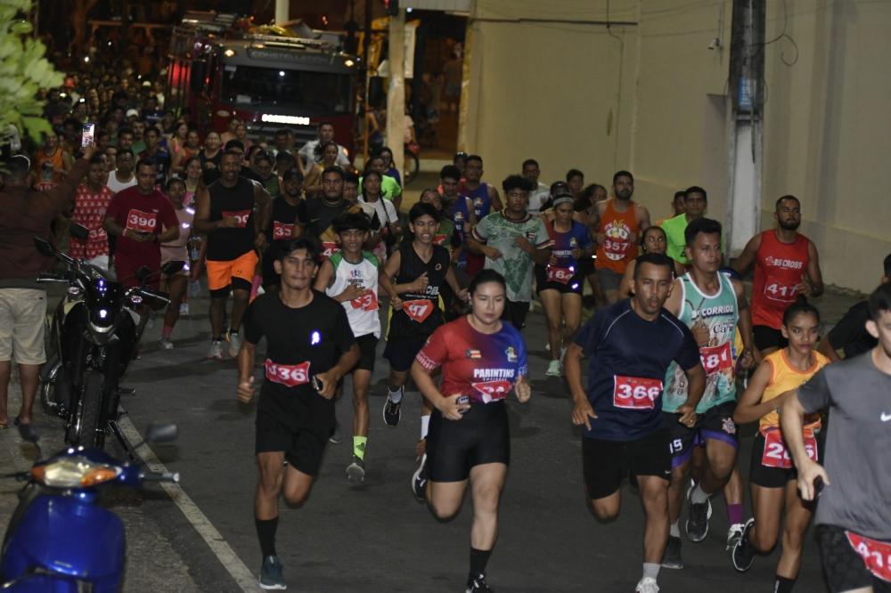 Corridas ciclística e pedestre reúne atletas de várias idades na festa de aniversário de Parintins