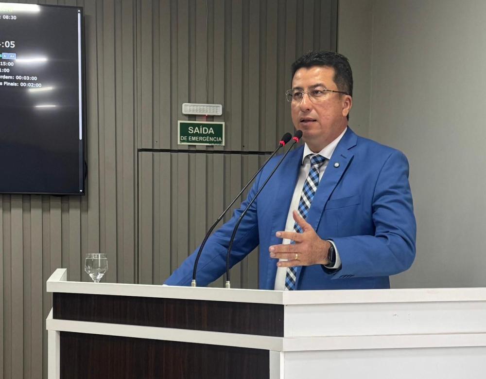 Vereador Fábio Cardoso propõe reforma na UBS Tia Leó e homenageia UBS Aldrin Verçosa