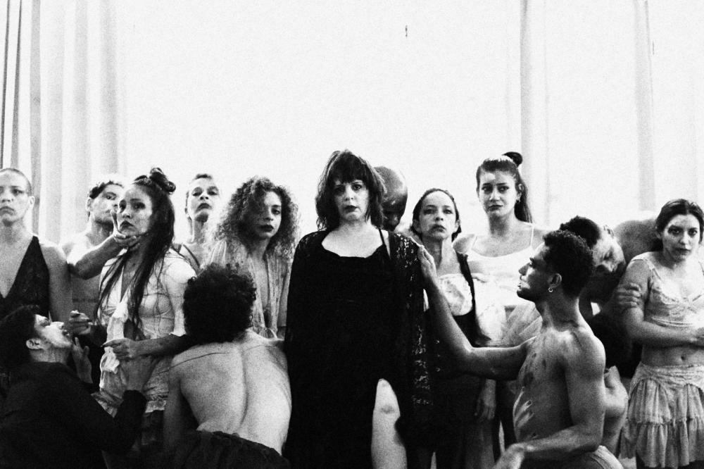 Espetáculo de dança 'Cabaré Chinelo' estreia no Teatro Amazonas