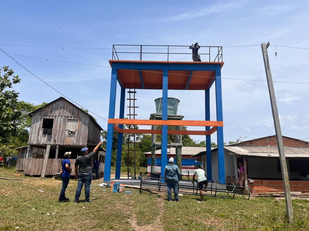 Avança expansão do sistema de água e construção de castelos de abastecimento na zona rural de Parintins