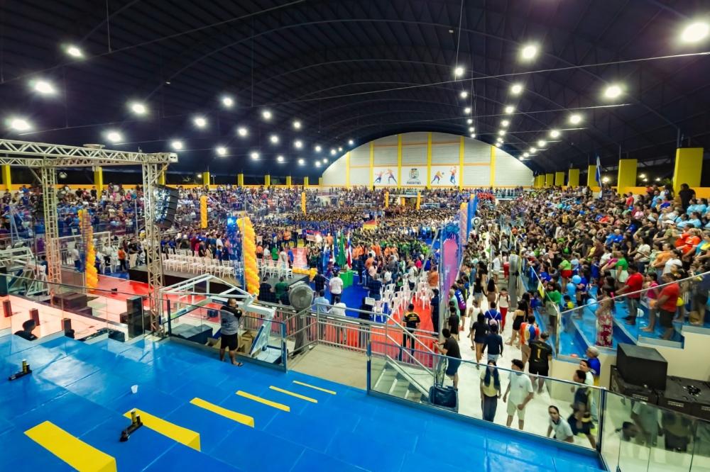 Parintins abre 40ª edição dos Jogos Escolares com cerimônia grandiosa na Arena Rubem dos Santos