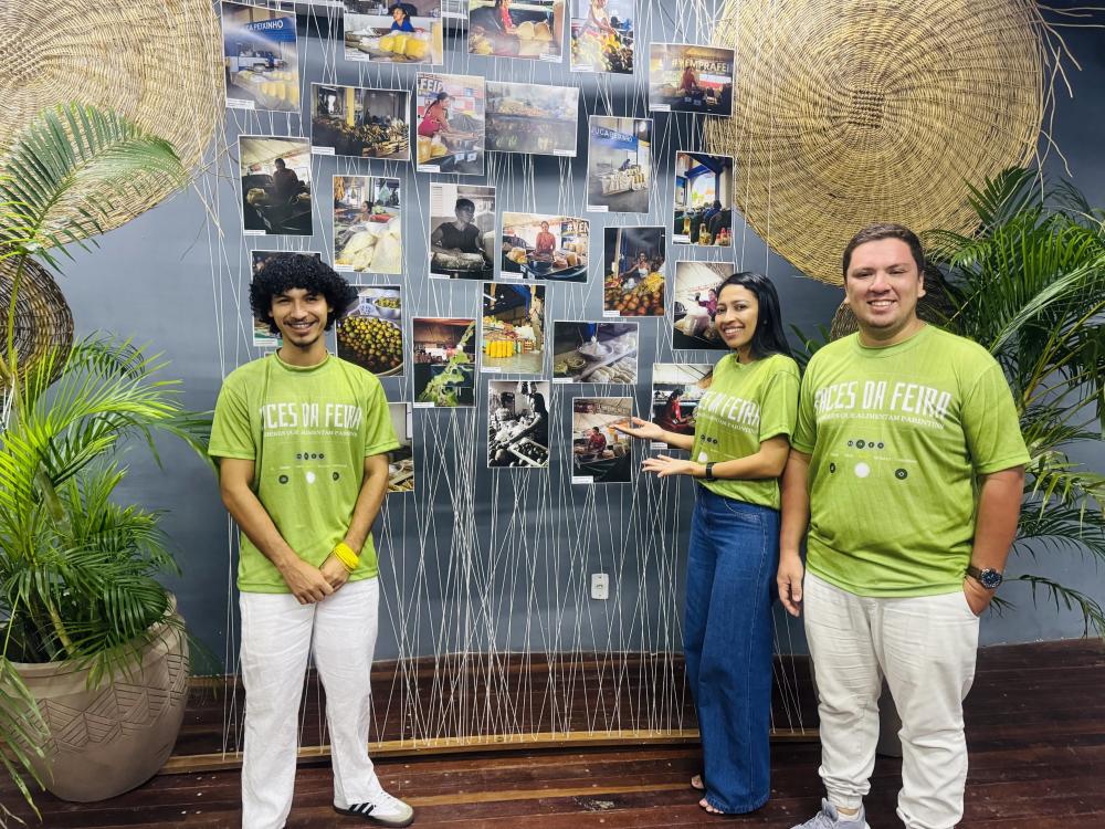 Exposição 'Faces da Feira' celebra mulheres que alimentam Parintins e o olhar criativo da juventude