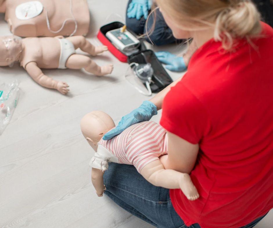 Márcia Baranda propõe cursos de capacitação sobre novo método de desengasgo em Parintins