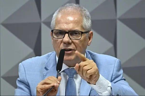 Ex-presidente do INSS é preso em operação da PF que investiga fraudes bilionárias