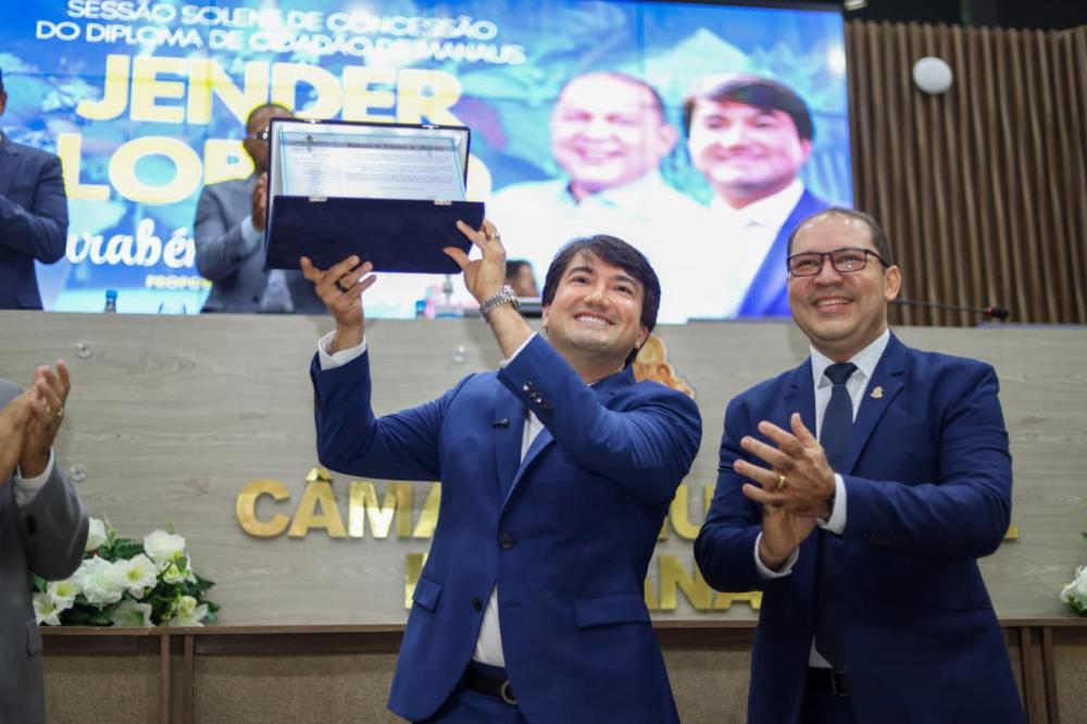 Parintinense Jender Lobato recebe Título de Cidadão de Manaus na Câmara Municipal