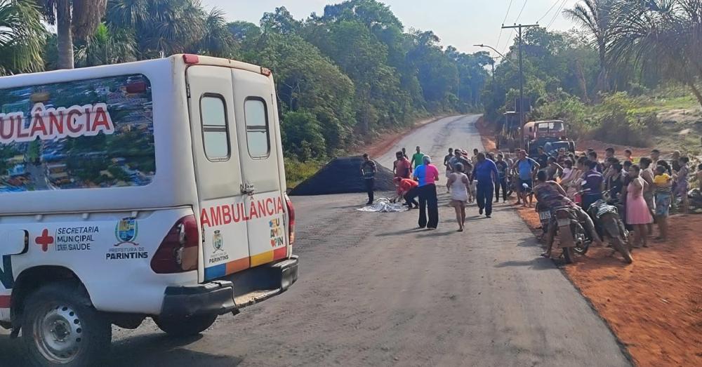 Acidente em trecho sem sinalização mata mulher e deixa marido ferido na estrada da Vila Amazônia