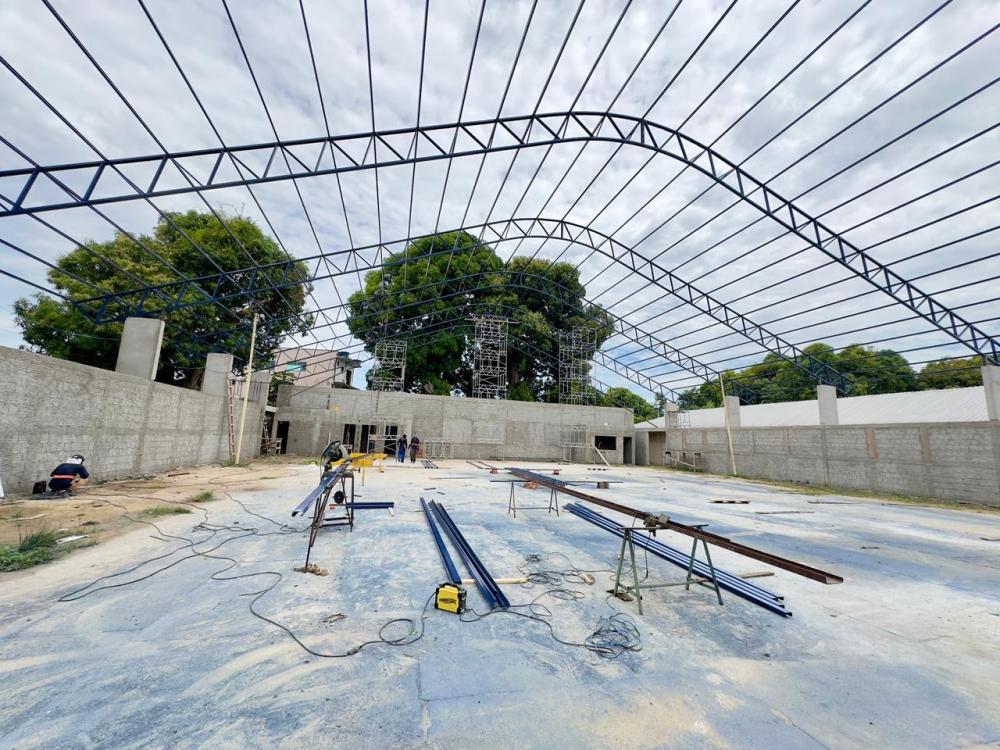 Com emenda de Mayra Dias, obra do ginásio da Escola João Bosco chega a 45% e avança para fase de cobertura