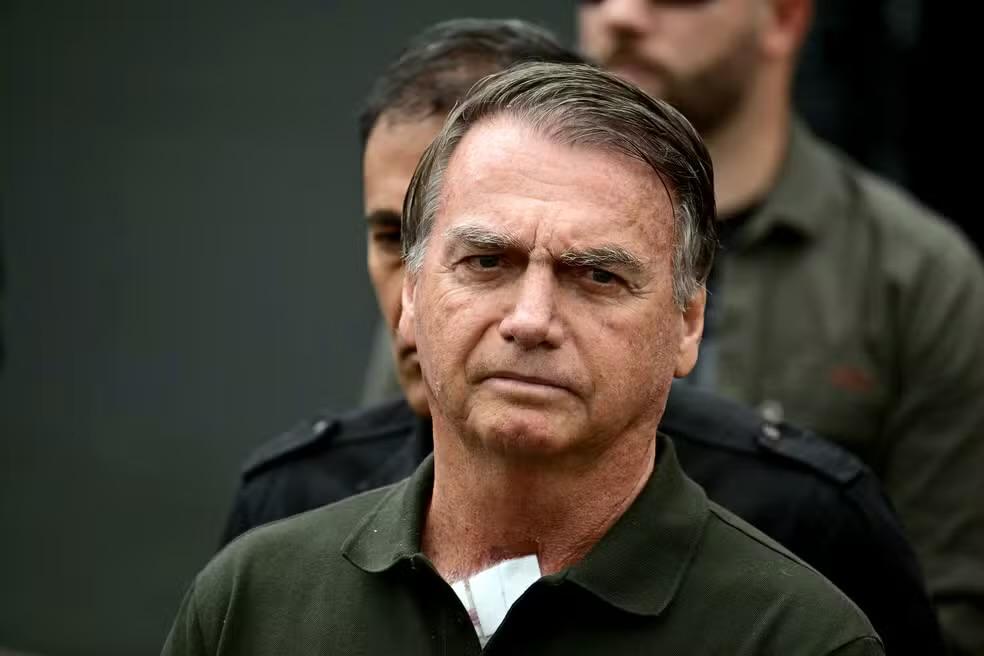 Bolsonaro quer ler livros na prisão para tentar diminuir a pena
