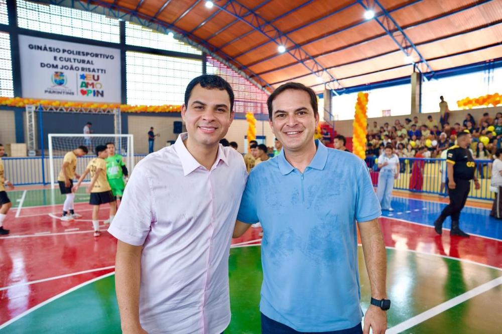 Saullo Vianna assegura verba para campo de futebol no bairro Paulo Corrêa, em Parintins