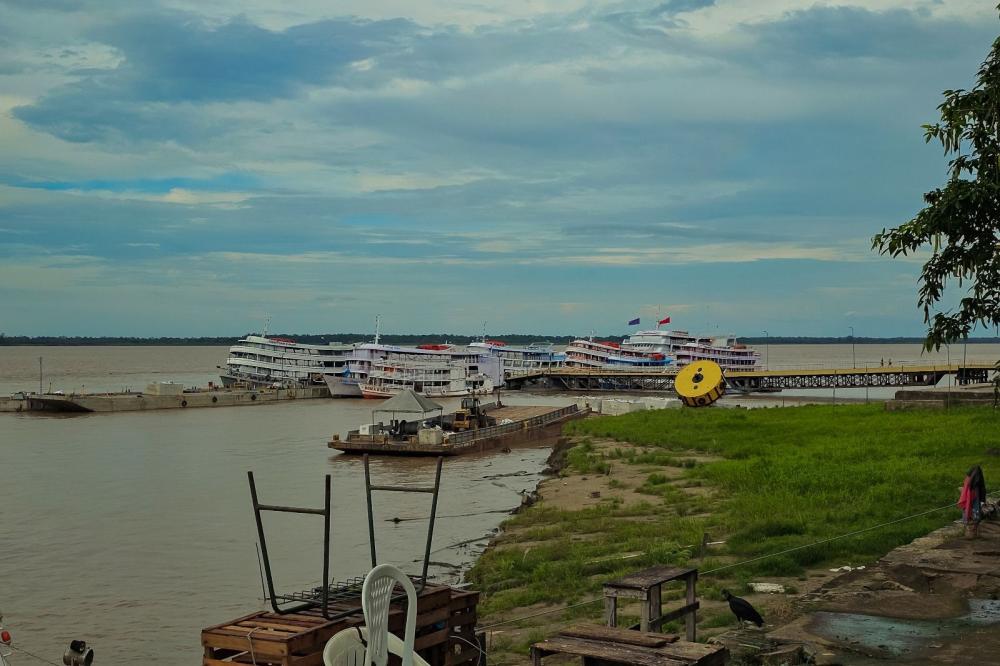 Mateus Assayag e senador Eduardo Braga firmam acordo de revitalização da orla de Parintins