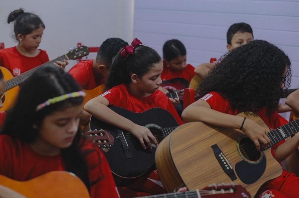 Universidade do Folclore Paulinho Faria mantém oficinas culturais para crianças e adolescentes