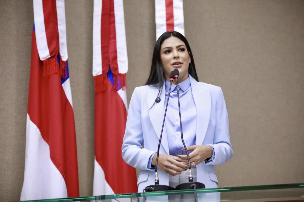 Mayra Dias cobra prioridade e denuncia atraso em políticas de proteção às mulheres no AM