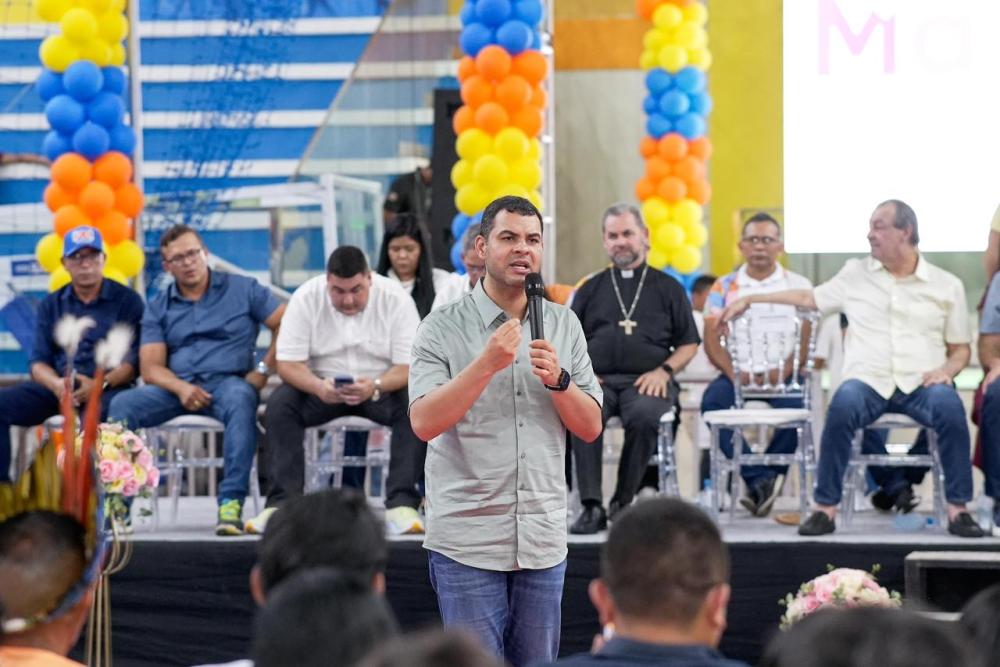 Saullo Vianna participa da abertura do ano letivo 2026 em Parintins