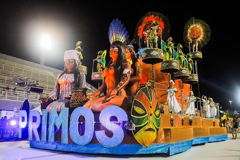 Grupo de Acesso B abre o Carnaval de Manaus 2026 com enredos sobre fé, Amazônia e protagonismo feminino