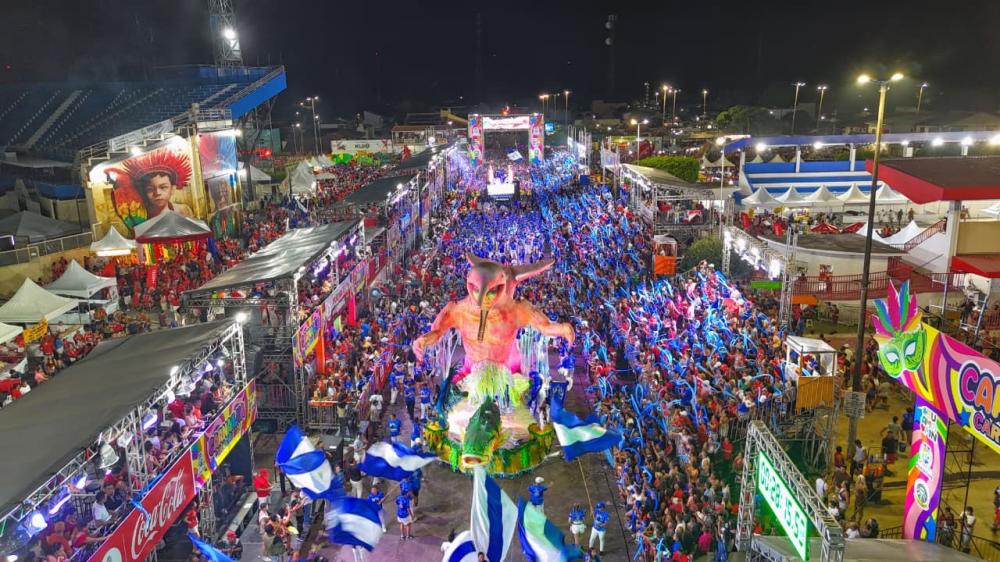 Carnailha 2026 amplia estrutura e recolhe 300 toneladas de lixo por dia em Parintins