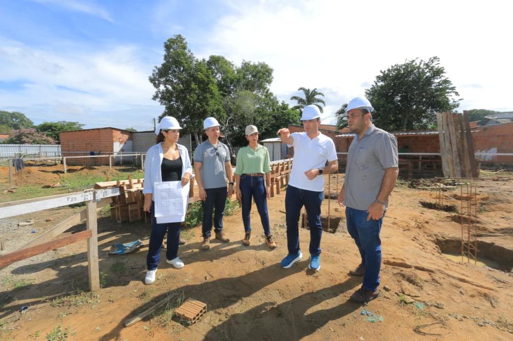Mateus Assayag fiscaliza obras na cidade e no interior e acelera agenda de investimentos em Parintins