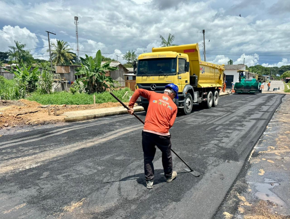 Prefeitura de Parintins avança com obras de asfaltamento no bairro da União