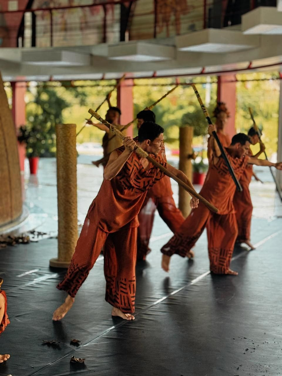 Teatro Amazonas recebe espetáculo indígena “Nhê’êng Katu” nesta terça (24)